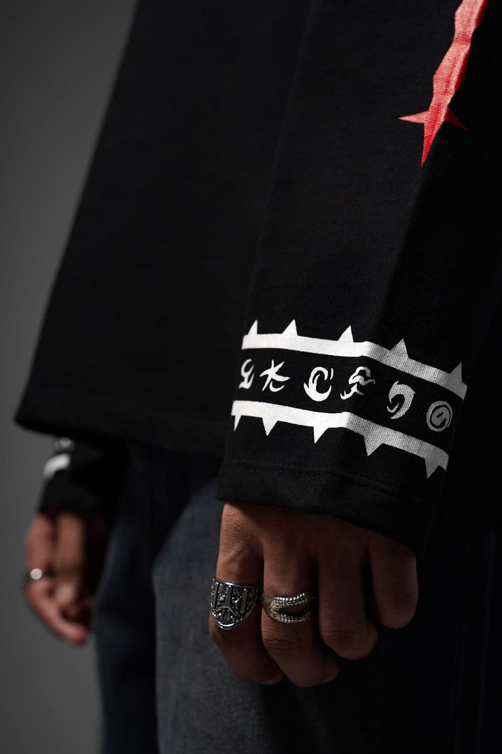 GLOID Night Shade Hoodie – Premium Streetwear Pullover for Men & Women