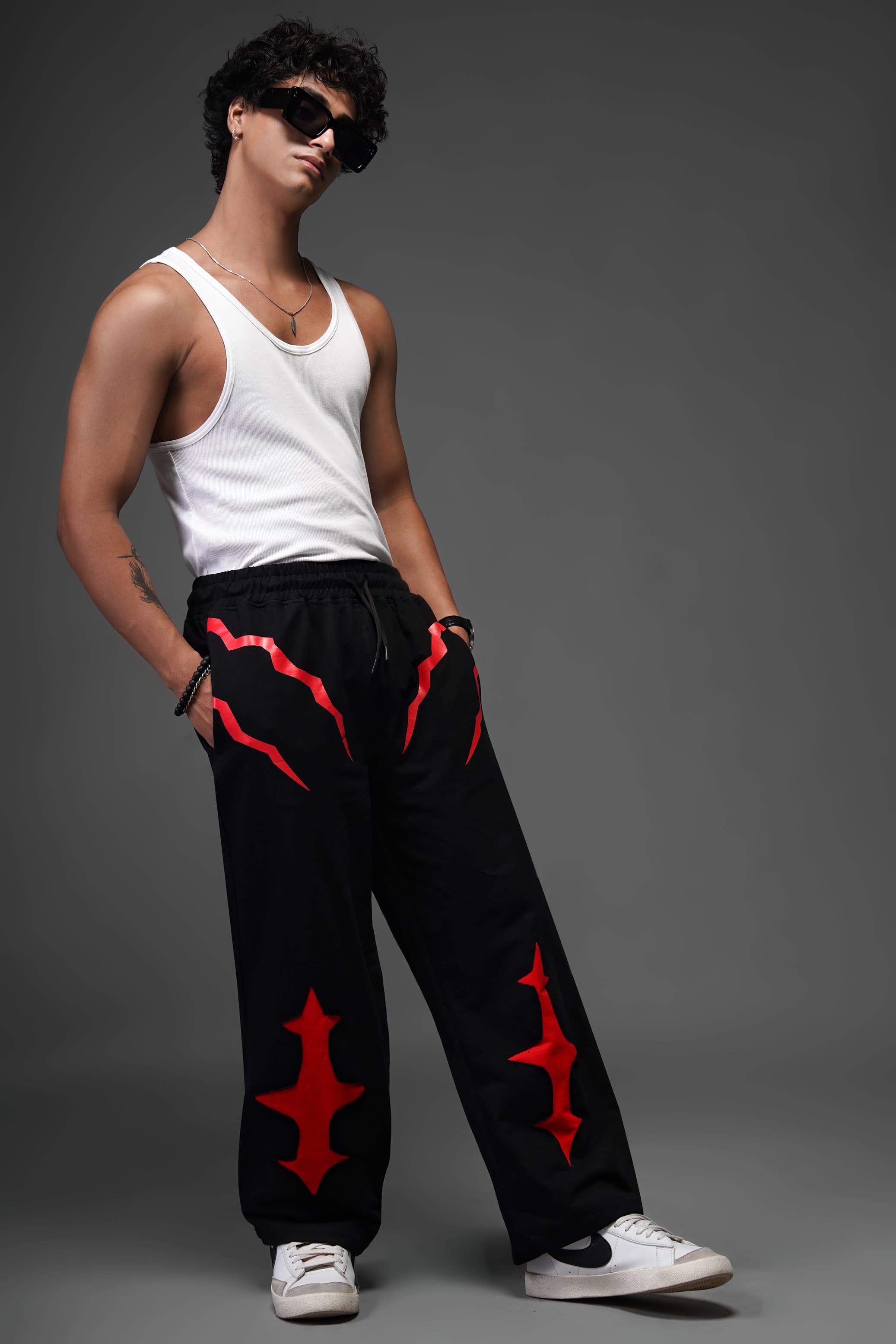 GLOID Modern Track Pants – Minimal Streetwear Joggers with Contemporary Fit